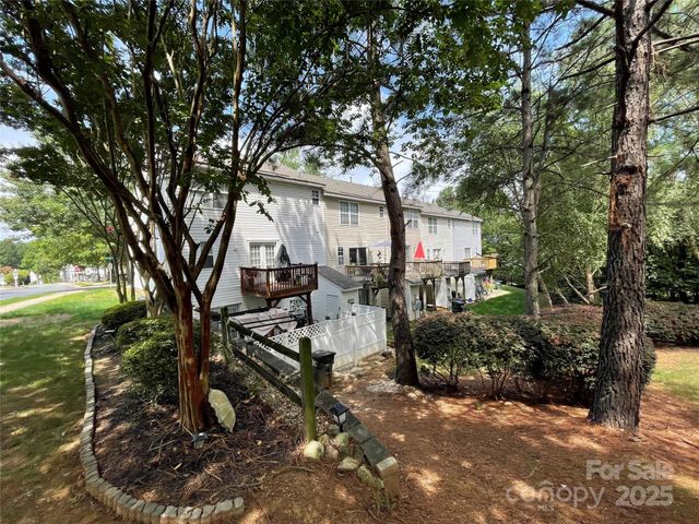 3135 Falling Rock Court, Charlotte, NC 28213