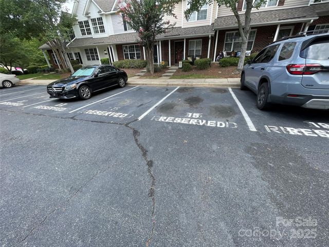 3135 Falling Rock Court, Charlotte, NC 28213
