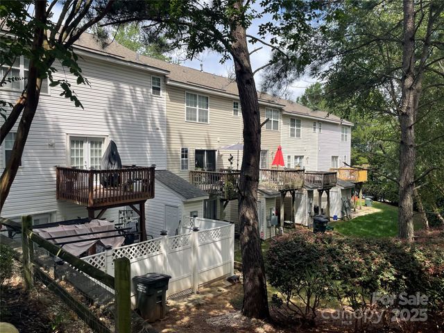 3135 Falling Rock Court, Charlotte, NC 28213