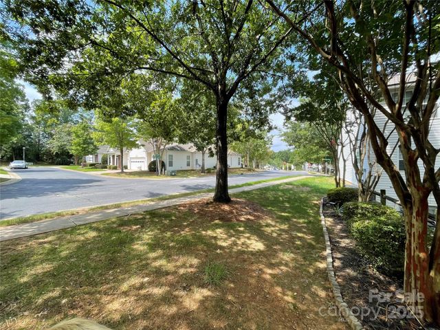 3135 Falling Rock Court, Charlotte, NC 28213