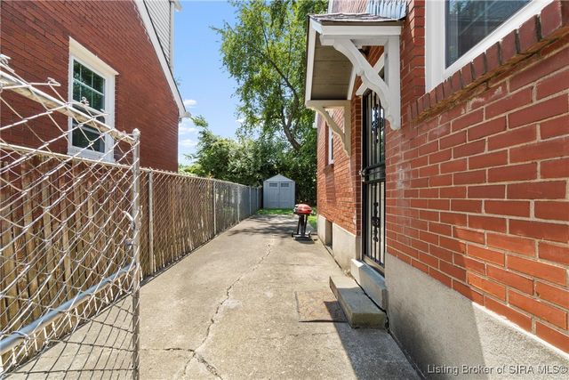 726 Parkway Drive, Louisville, KY 40217