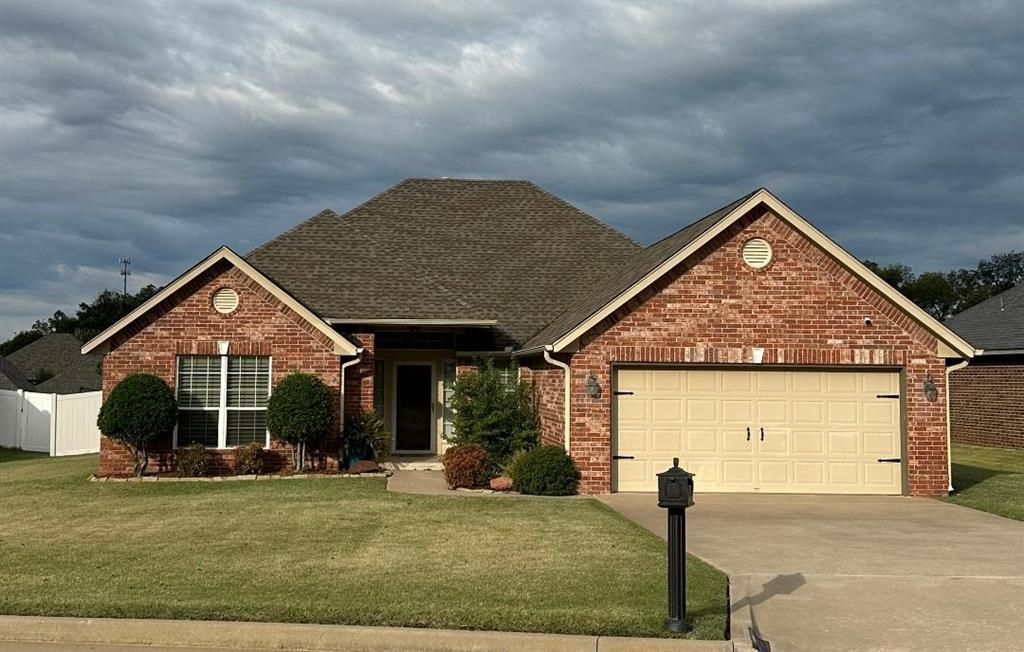 1602 Cedar Bend Court, Shawnee, OK 74804