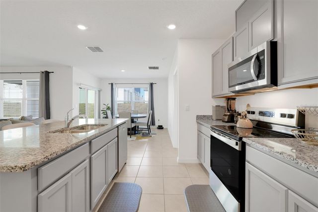 11400 AMBER RIDGE DRIVE, Zellwood, FL 32798