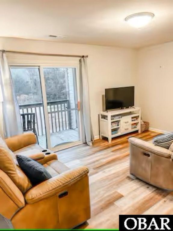 Image 4 of property listing at 814 Caroline Ct # G, Corolla, NC 27927