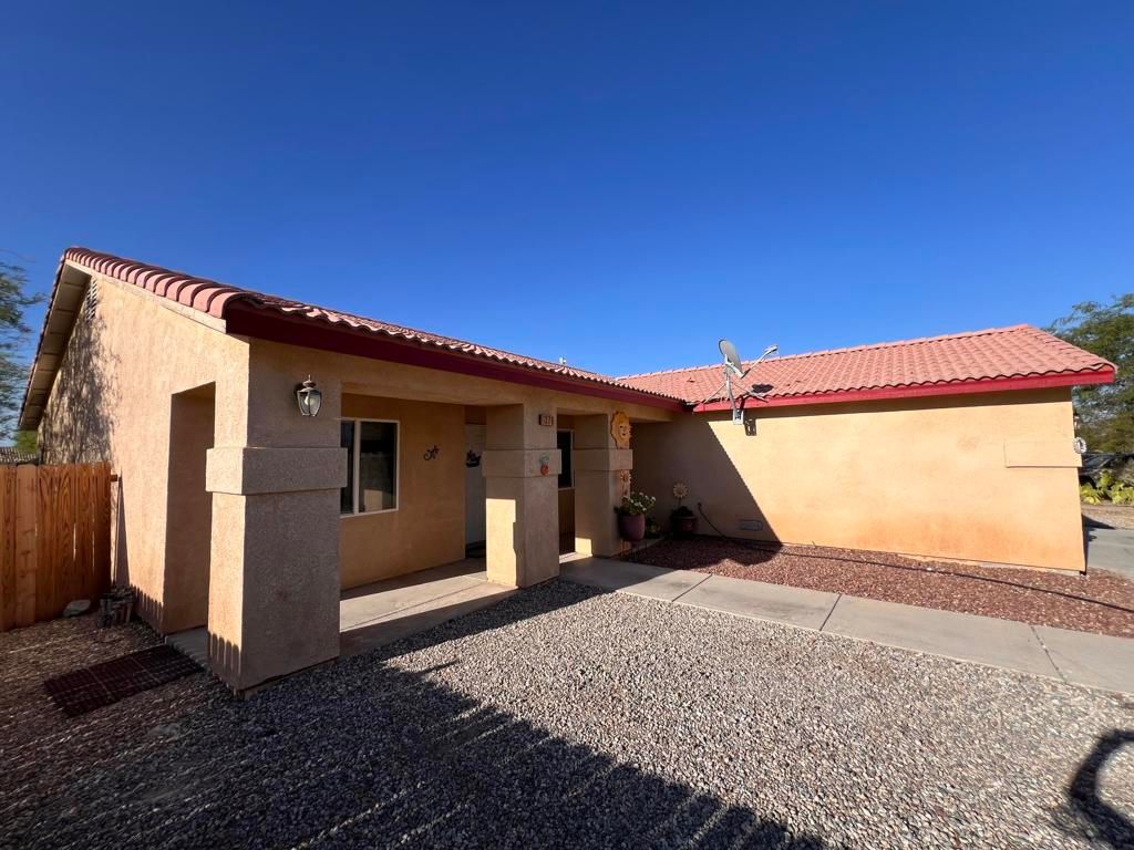 Image 2 of property listing at 1276 Nile Drive, Thermal, CA 92274