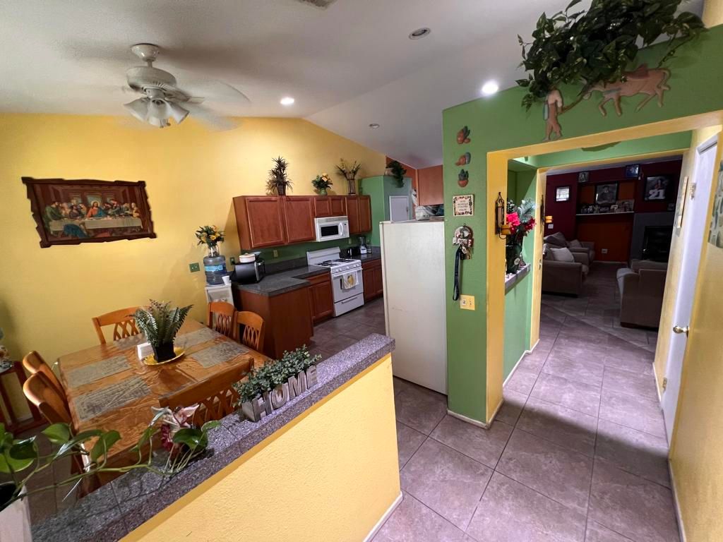 Image 7 of property listing at 1276 Nile Drive, Thermal, CA 92274