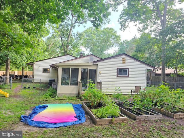 329 EVERGREEN RD, Mount Laurel, NJ 08054