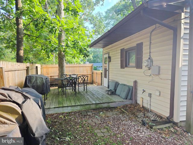 329 EVERGREEN RD, Mount Laurel, NJ 08054