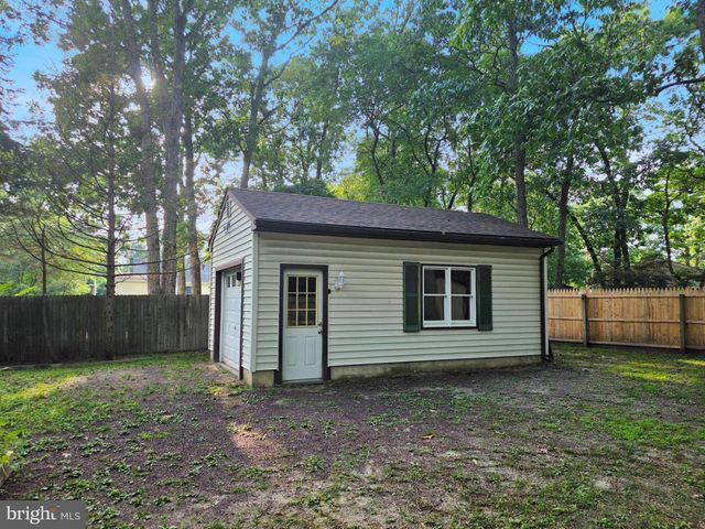 329 EVERGREEN RD, Mount Laurel, NJ 08054
