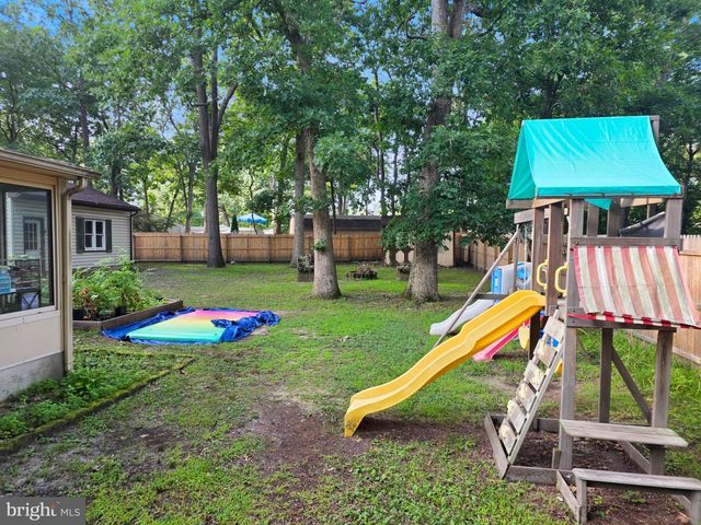 329 EVERGREEN RD, Mount Laurel, NJ 08054