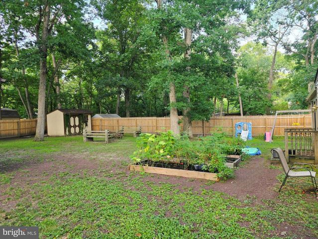 329 EVERGREEN RD, Mount Laurel, NJ 08054