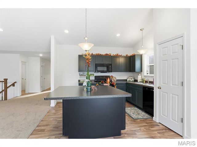 689 Fox Creek Drive, Fenton, MO 63026