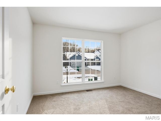 689 Fox Creek Drive, Fenton, MO 63026