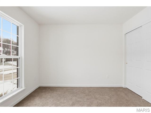 689 Fox Creek Drive, Fenton, MO 63026