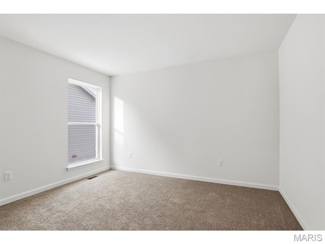 689 Fox Creek Drive, Fenton, MO 63026