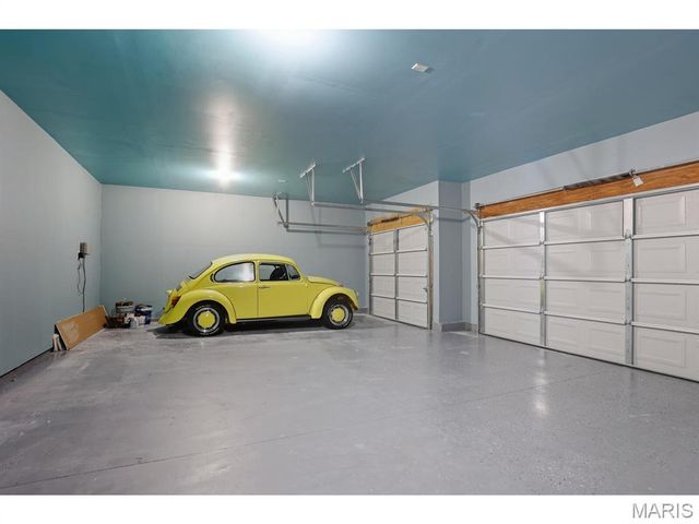 689 Fox Creek Drive, Fenton, MO 63026