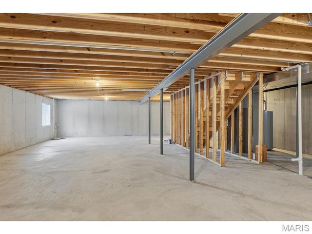 689 Fox Creek Drive, Fenton, MO 63026