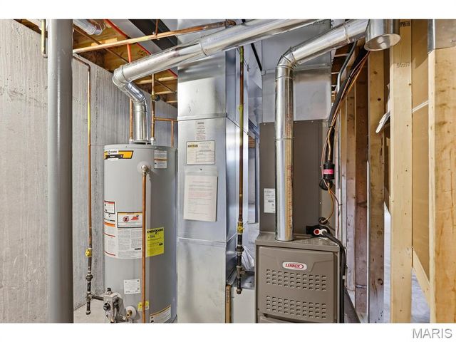 689 Fox Creek Drive, Fenton, MO 63026