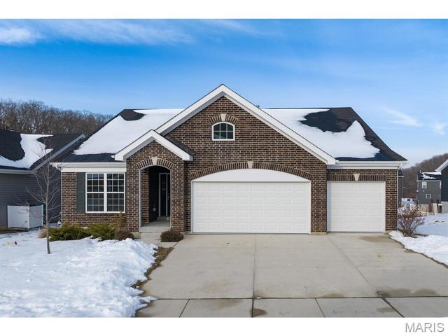 689 Fox Creek Drive, Fenton, MO 63026