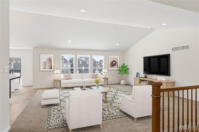 689 Fox Creek Drive, Fenton, MO 63026