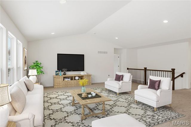 689 Fox Creek Drive, Fenton, MO 63026