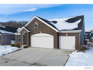 689 Fox Creek Drive, Fenton, MO 63026