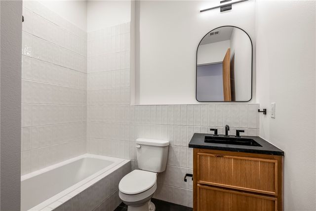 905 SE 4th Street 116, Bentonville, AR 72712