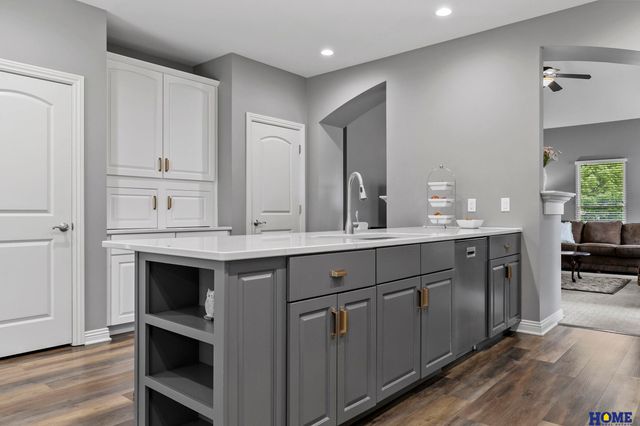 6735 NW 3rd Street, Lincoln, NE 68521