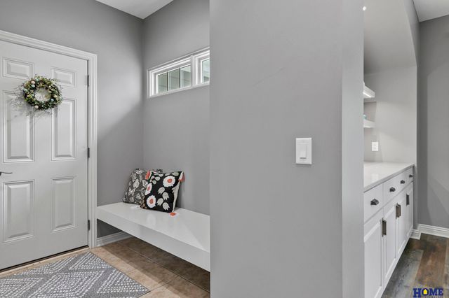 6735 NW 3rd Street, Lincoln, NE 68521