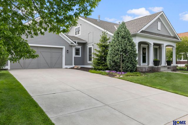 6735 NW 3rd Street, Lincoln, NE 68521