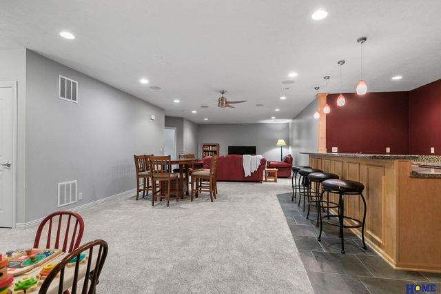 6735 NW 3rd Street, Lincoln, NE 68521