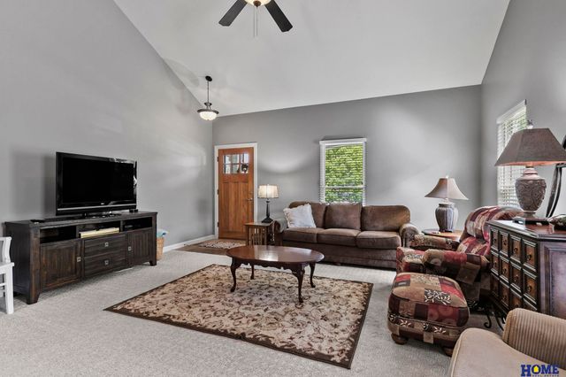 6735 NW 3rd Street, Lincoln, NE 68521