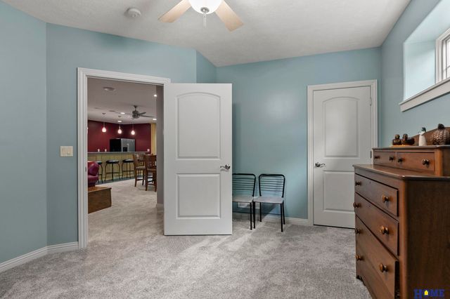 6735 NW 3rd Street, Lincoln, NE 68521