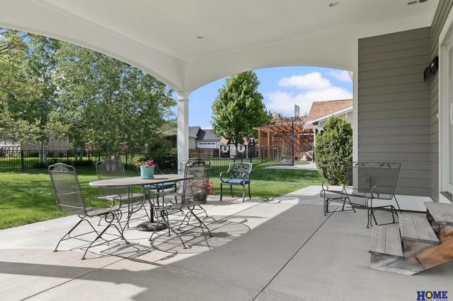6735 NW 3rd Street, Lincoln, NE 68521