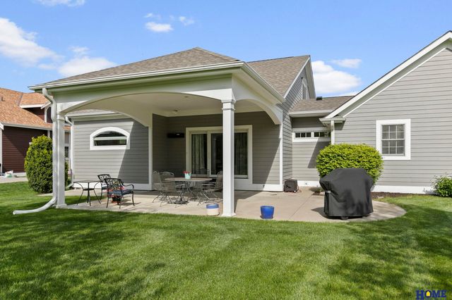 6735 NW 3rd Street, Lincoln, NE 68521