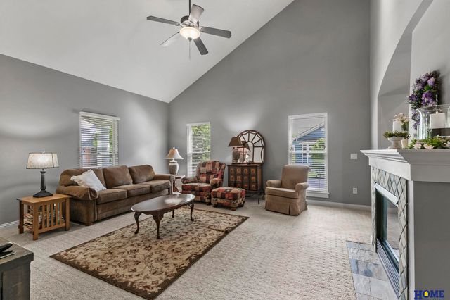 6735 NW 3rd Street, Lincoln, NE 68521