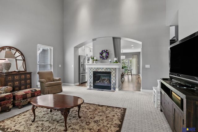 6735 NW 3rd Street, Lincoln, NE 68521