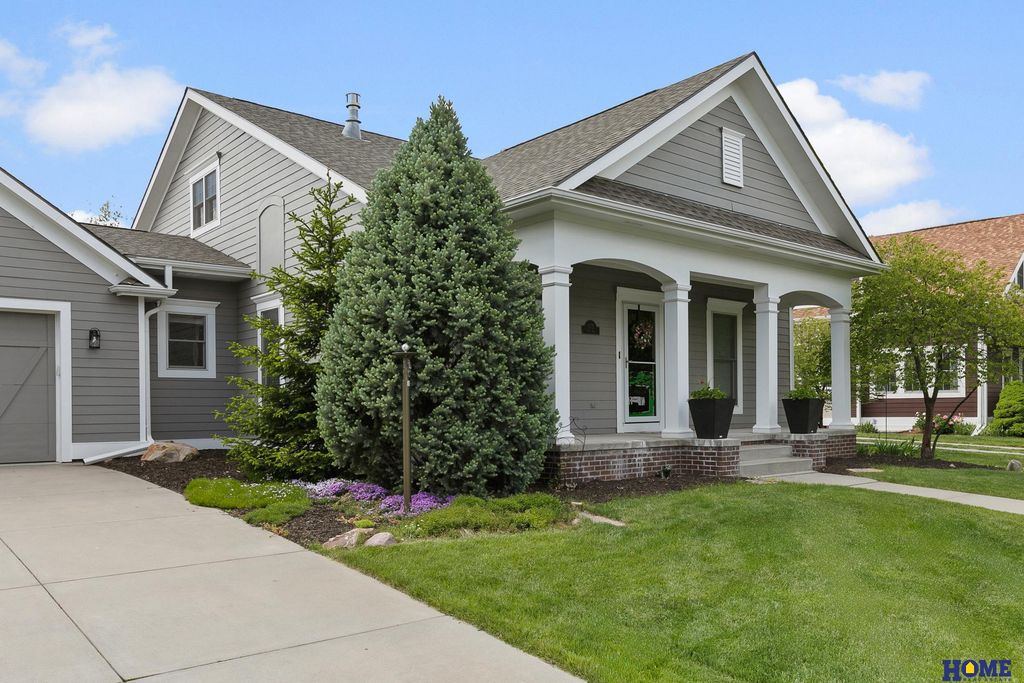 6735 NW 3rd Street, Lincoln, NE 68521