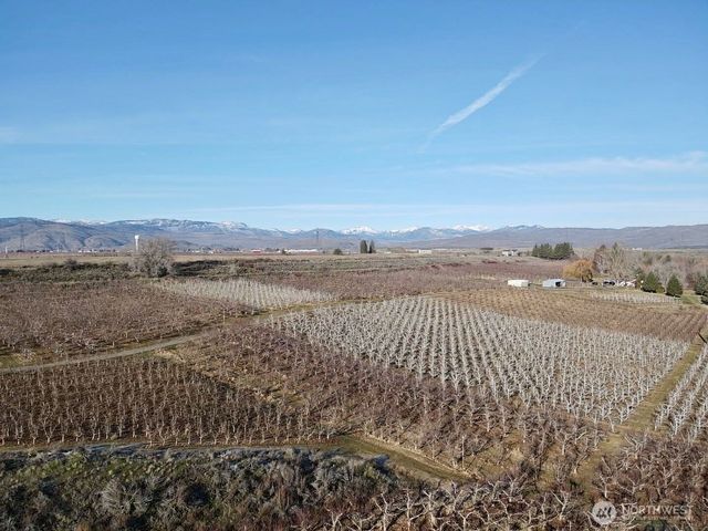 223 Old Riverside Hwy, Omak, WA 98841