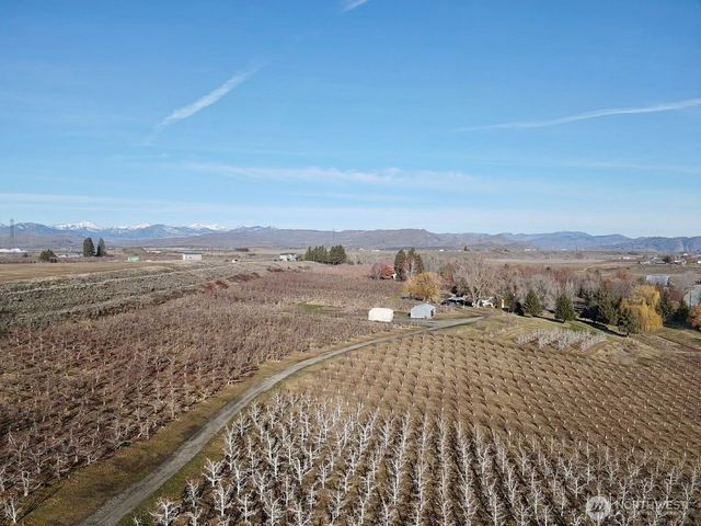 223 Old Riverside Hwy, Omak, WA 98841