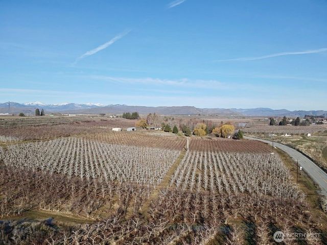 223 Old Riverside Hwy, Omak, WA 98841