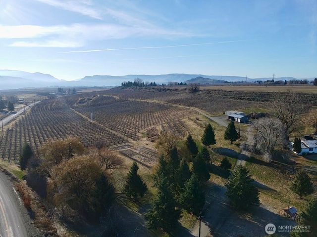 223 Old Riverside Hwy, Omak, WA 98841