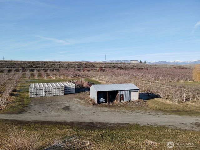 223 Old Riverside Hwy, Omak, WA 98841