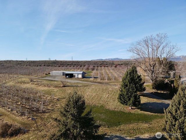 223 Old Riverside Hwy, Omak, WA 98841