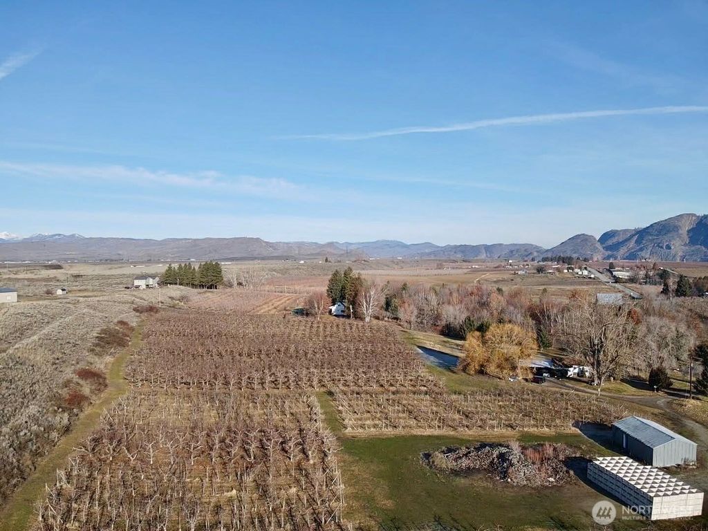223 Old Riverside Hwy, Omak, WA 98841