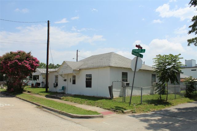 3122 Herbert Street, Dallas, TX 75212