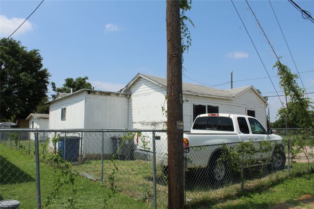 3122 Herbert Street, Dallas, TX 75212