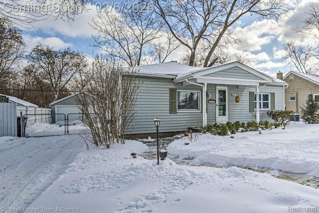 539 Fowler Street, Howell, MI 48843