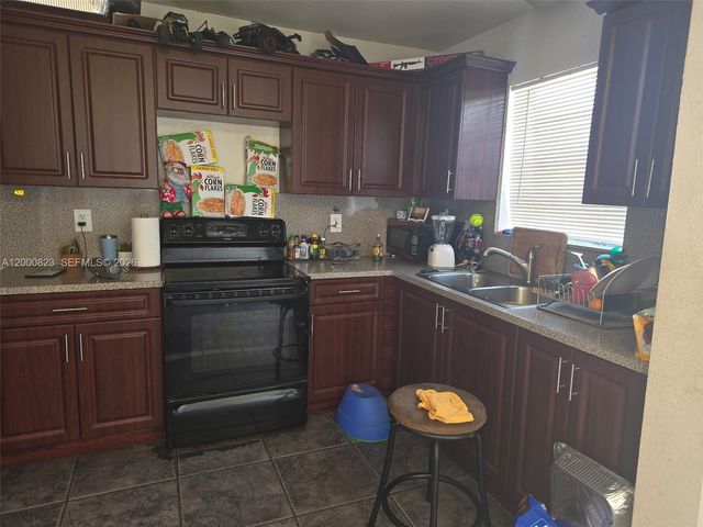 28704 SW 147th Pl, Homestead, FL 33033