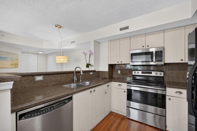 1801 N FLAGLER Drive 429, West Palm Beach, FL 33407